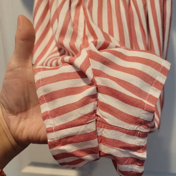 •SOLD• Hollister •Size Small• Red & White Striped Spring Summer Romper Ruffle - Picture 3 of 6